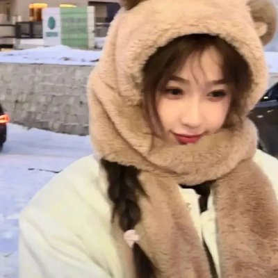 裹头巾的女人